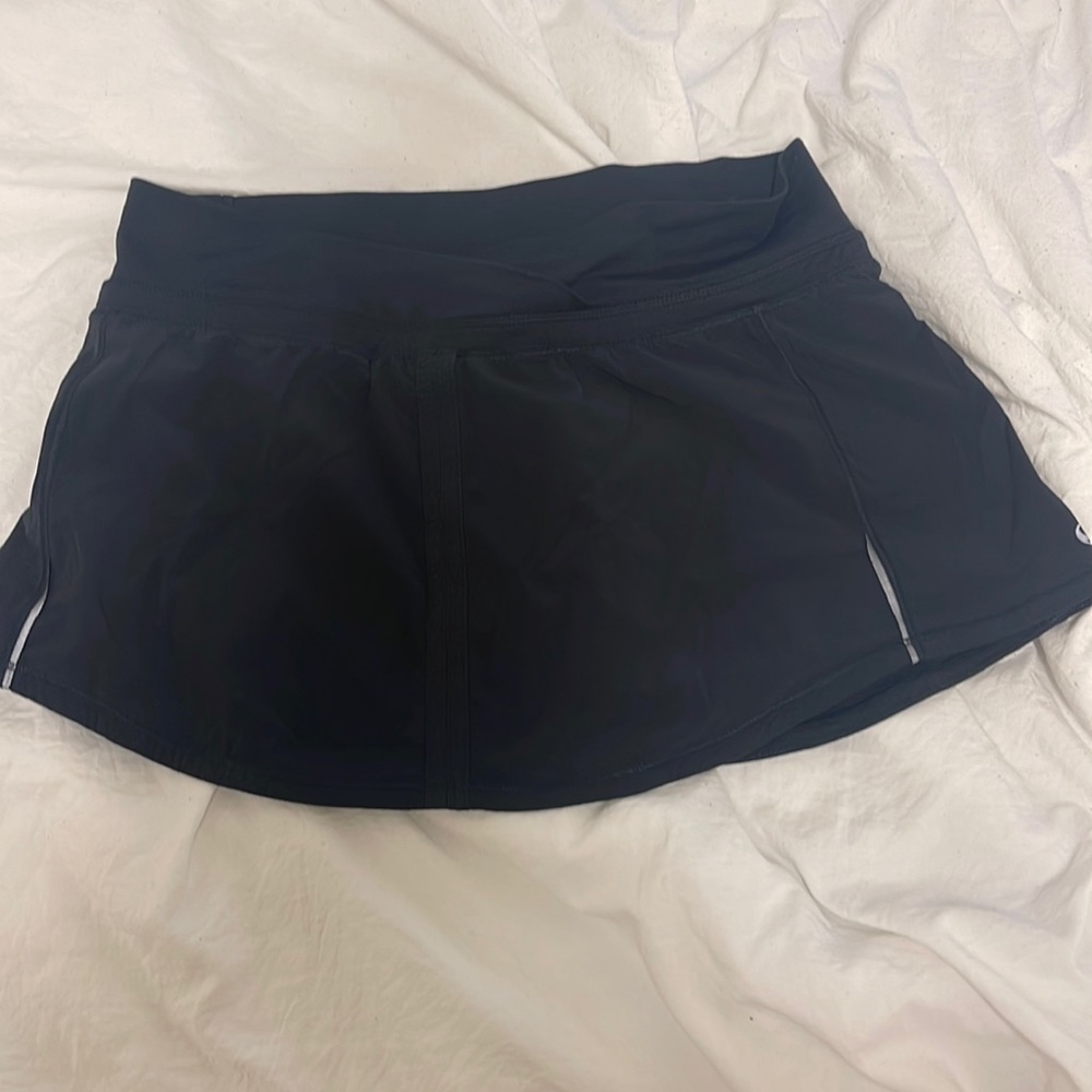 Lululemon black athletic skirt great condition